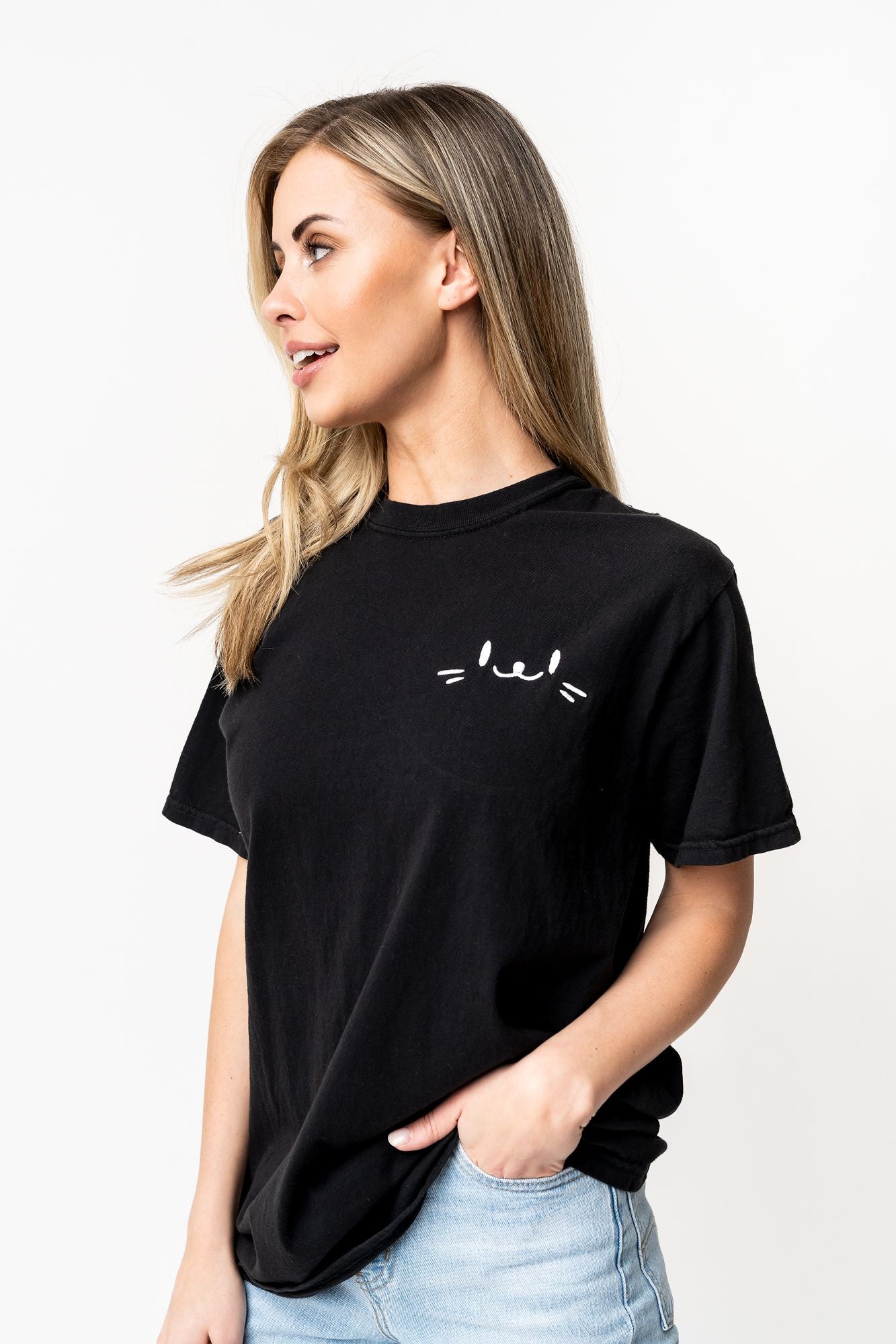 Tshirt Black - Embroidered